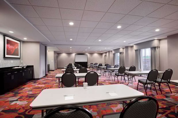 Images Hampton Inn & Suites Roanoke Airport