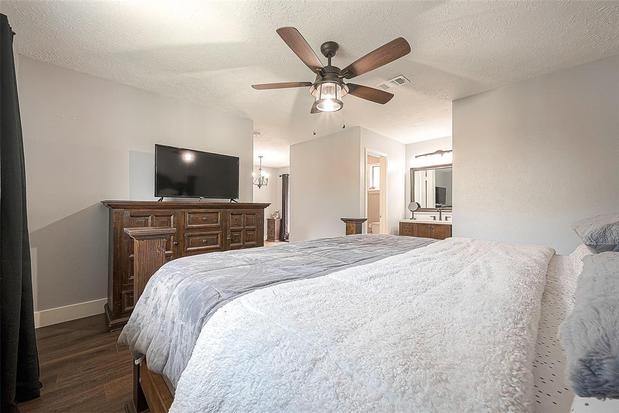 Images Cesar Espinoza Realtor/ Equity Houston