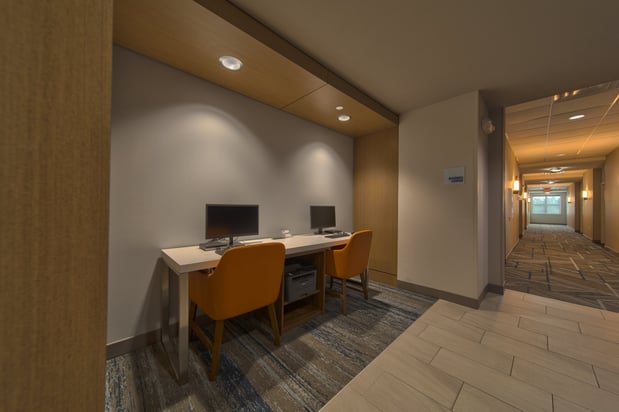 Images Holiday Inn Express & Suites Cleveland by IHG