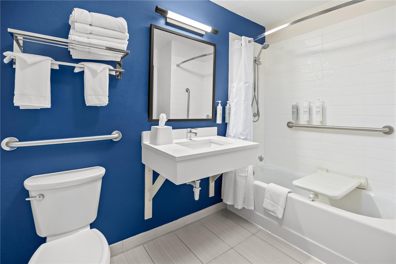 Guest room bath 