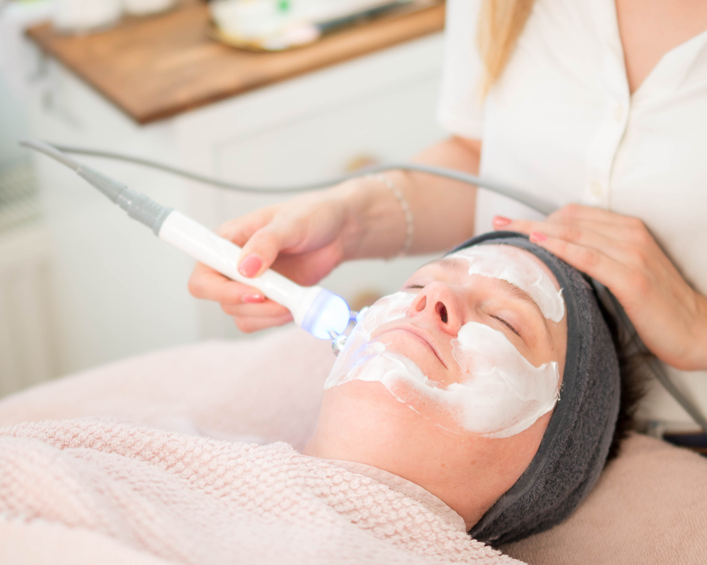 Bilder Die Schönheitsmanufaktur - Kosmetiksalon, Visagistin & Braut Stylistin