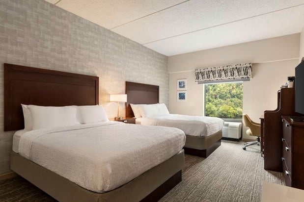 Images Hampton Inn & Suites Pittsburgh/Waterfront-West Homestead