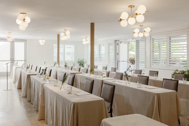 Images Kimpton Surfcomber Hotel by IHG