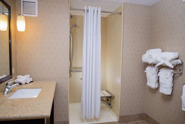 Images Embassy Suites by Hilton Minneapolis North