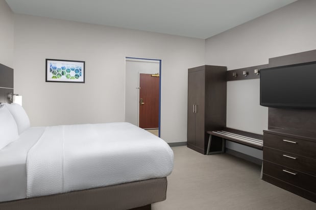 Images Holiday Inn Express Knoxville-Strawberry Plains by IHG