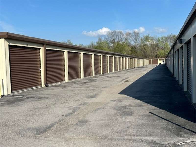 Exterior Units - Extra Space Storage at 123 Davis St, Portland, TN 37148