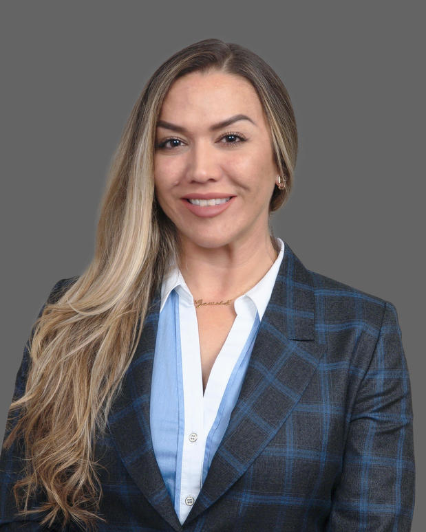 Images Julie Hahn: Allstate Insurance