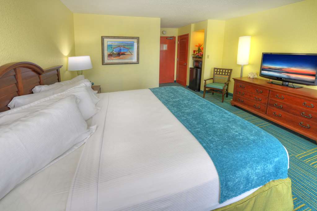 King Bed Guest Room Best Western Aku Tiki Inn Daytona Beach (386)252-9631