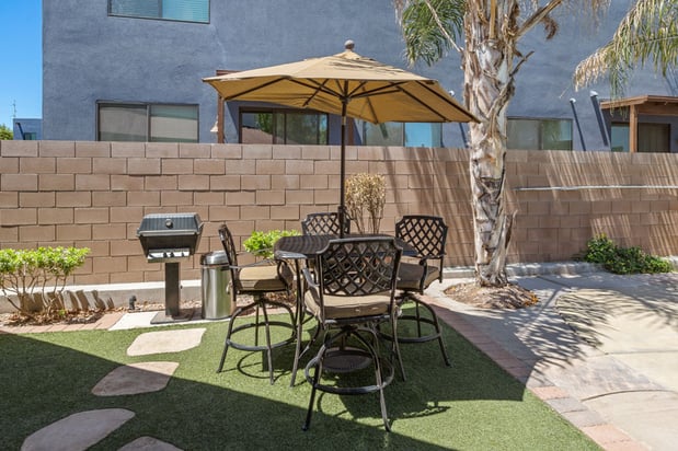 Images Galeria del Rio Townhomes