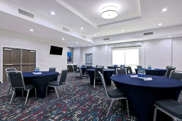 Images Hampton Inn & Suites Houston East Beltway 8