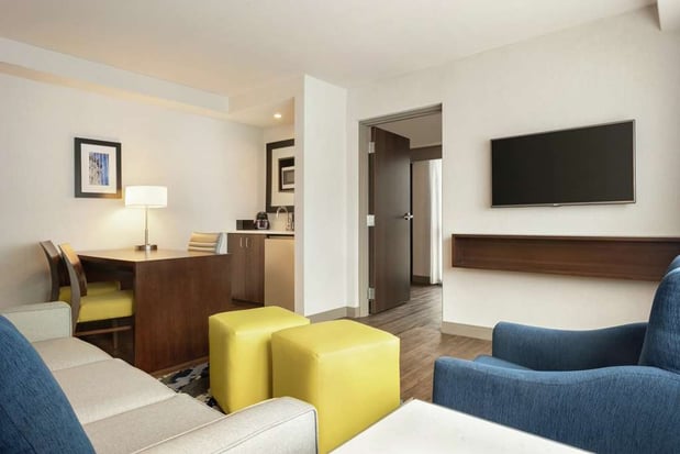 Images Embassy Suites by Hilton Indianapolis Downtown