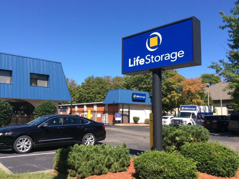 Images Life Storage - Englewood