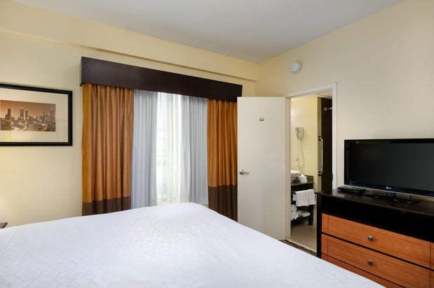 Images Holiday Inn Express & Suites Atlanta Downtown by IHG