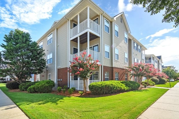 Images Summit of Shreveport Apartment Homes