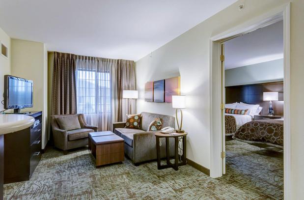 Images Staybridge Suites Ofallon Chesterfield by IHG