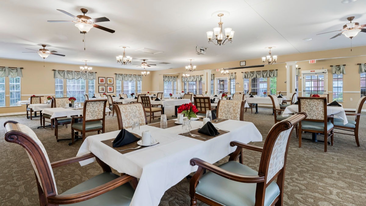 Brookdale Memorial Oaks Community Dining Room