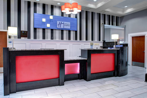 Images Holiday Inn Express & Suites Pittsburgh-South Side, an IHG Hotel