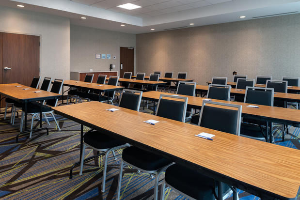 Images Holiday Inn Express & Suites Romeoville - Joliet North by IHG