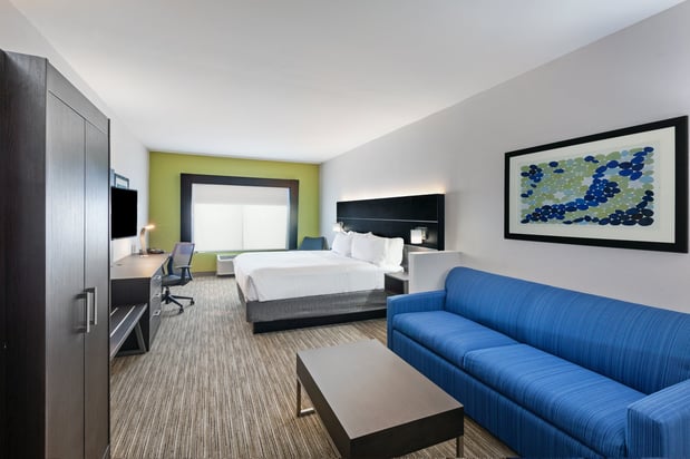 Images Holiday Inn Express & Suites Sealy by IHG