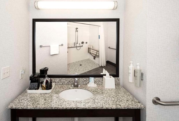 Images Hampton Inn & Suites Raleigh Downtown