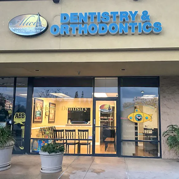 Inland Dental Center - Heritage Court Image