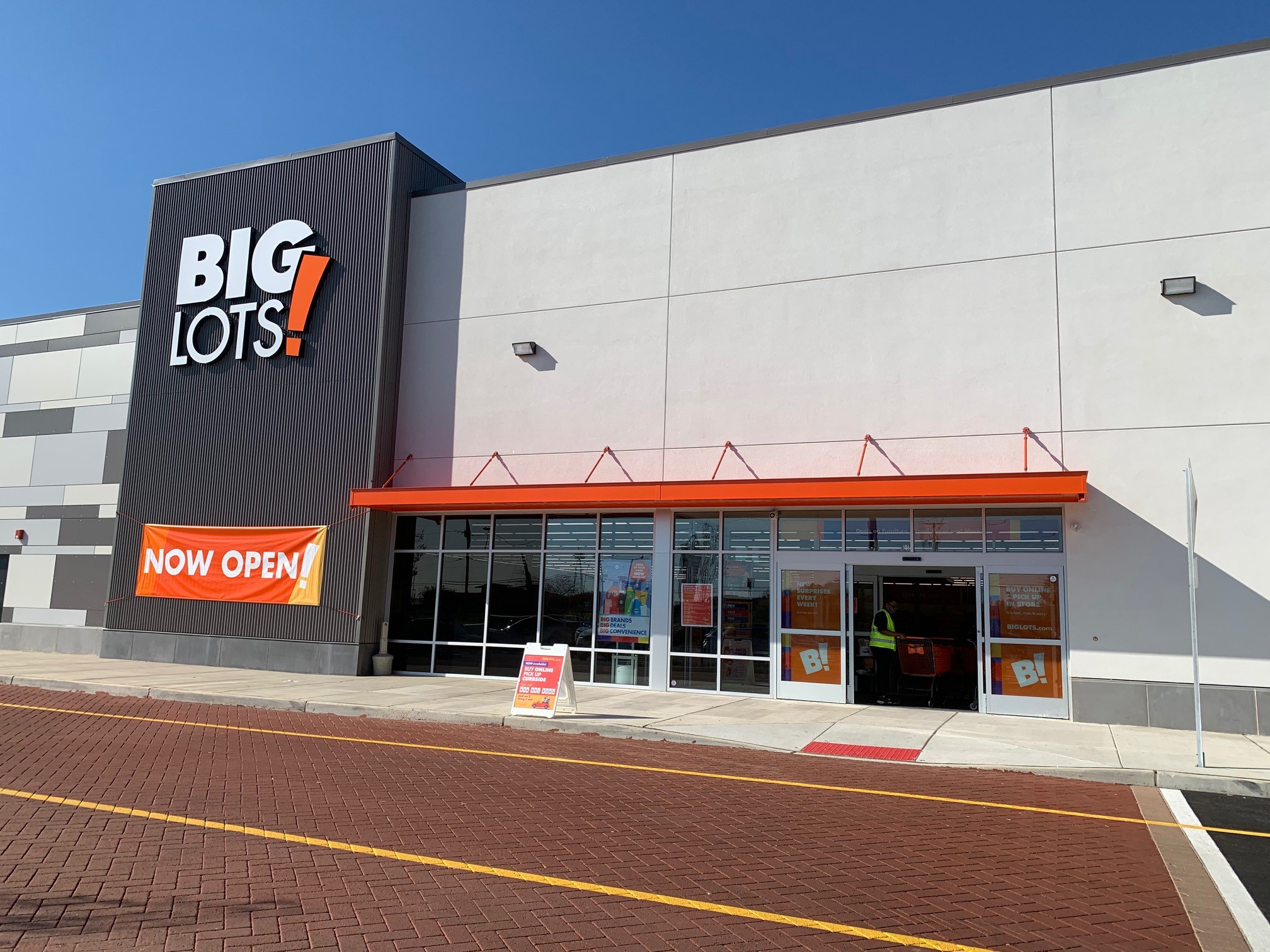 Big Lots at Collegetown Shopping Center