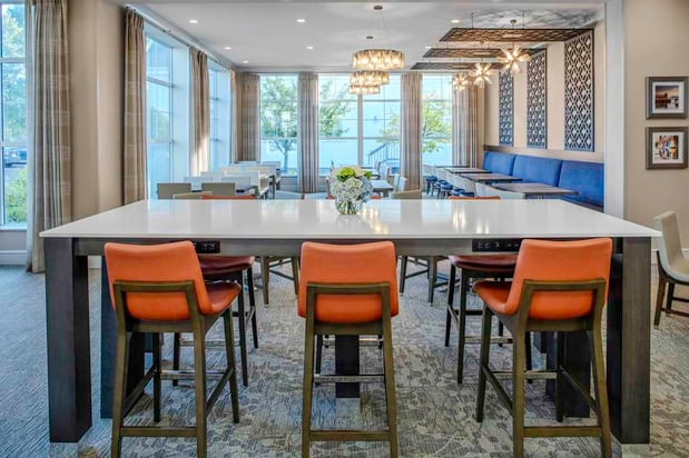 Images Hilton Garden Inn Freeport Downtown