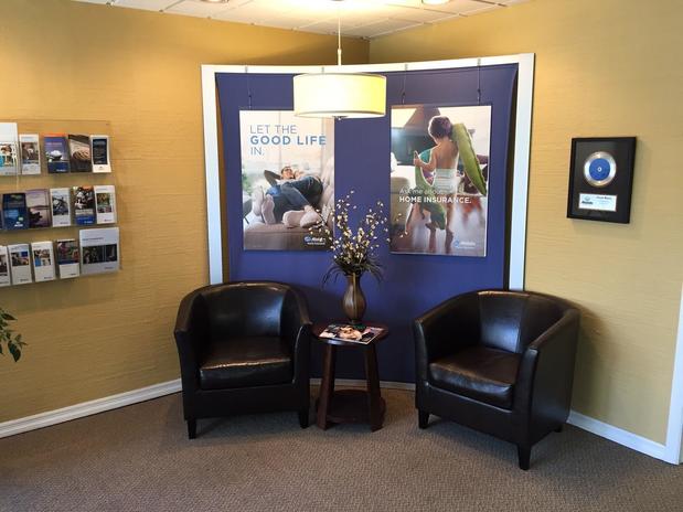 Images Derrick Maddox: Allstate Insurance