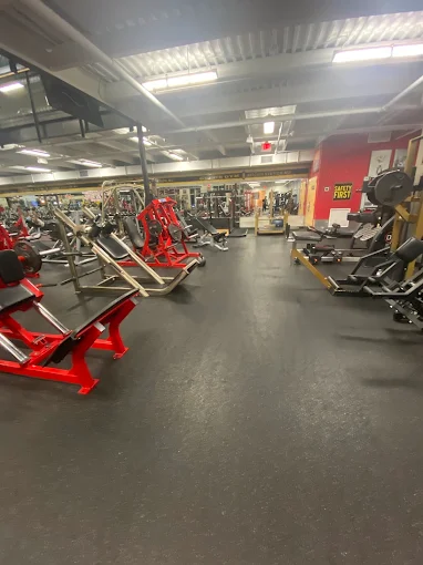 Hit every machine, crush every set at Gold's Gym Capitol Heights. Our cardio and strength equipment floor is fully loaded and ready for your best workout. The top fitness center in Capitol Heights, MD.