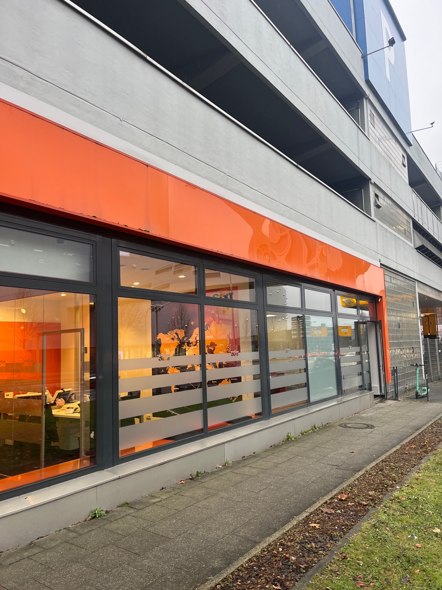 SIXT Auto- und Transportervermietung Essen Limbecker Platz, Ostfeldstr. 9 in Essen