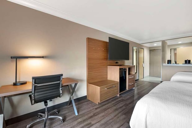 Images Best Western Plus Newport Mesa Inn