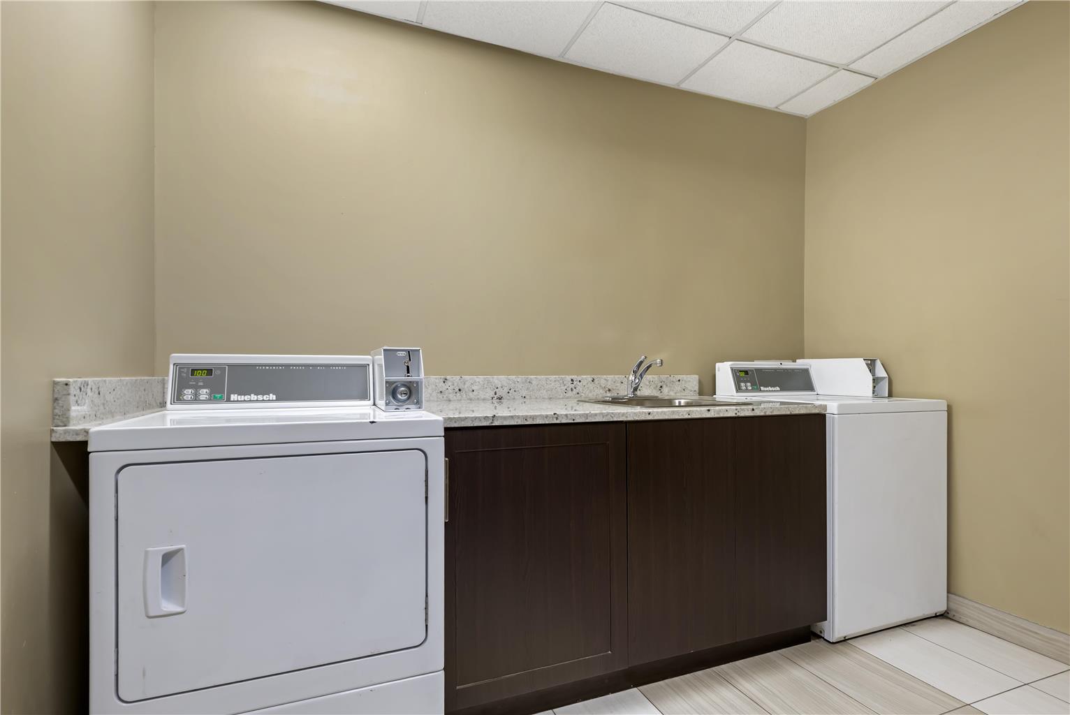 Images Best Western Plus Red Deer Inn & Suites