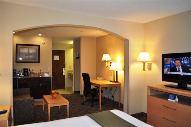 Images SureStay Plus by Best Western Roanoke Rapids I 95