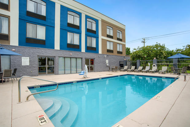 Images Holiday Inn Express & Suites Mobile – I-65 by IHG