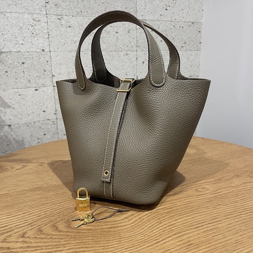 Images KOMEHYO（コメ兵）買取センターThe Kitahama PLAZA