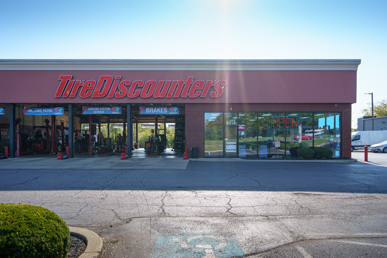 Tire Discounters on 4414 Brandt Pike in Dayton