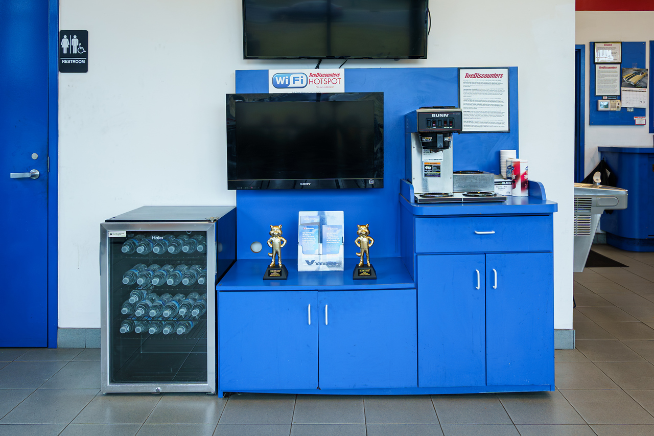 Tire Discounters on 1968 Baltimore Reynoldsburg Rd in Reynoldsburg