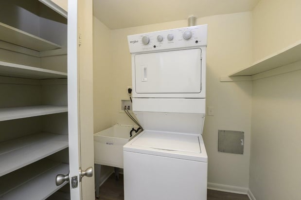 Images The Colonials Apartment Homes