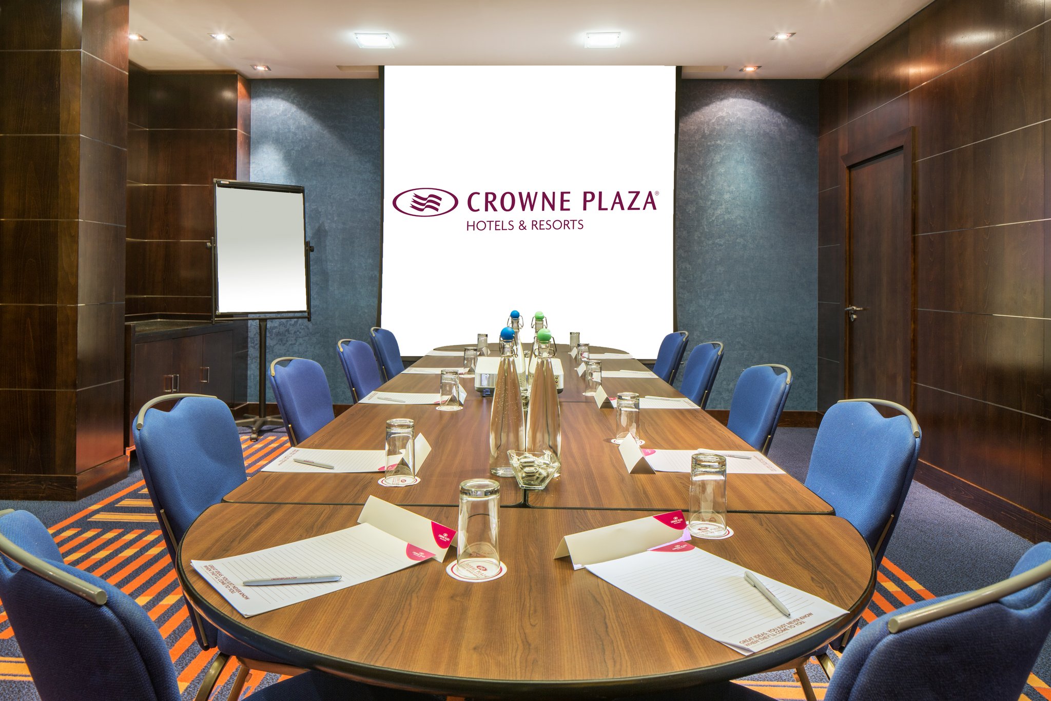 Images Crowne Plaza London - Gatwick Airport by IHG