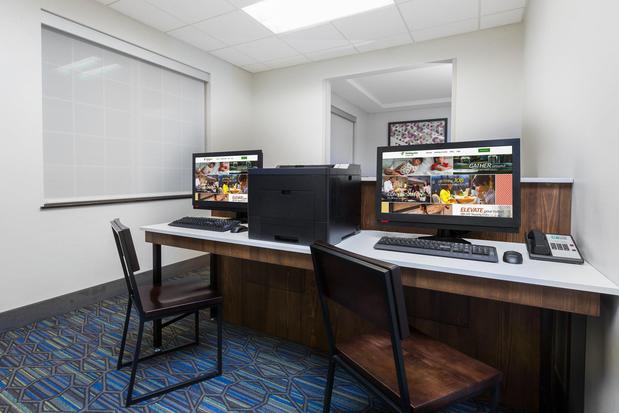 Images Holiday Inn Express & Suites Eugene Downtown - University by IHG