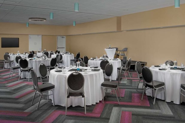Images Tru by Hilton Orlando Convention Center Area