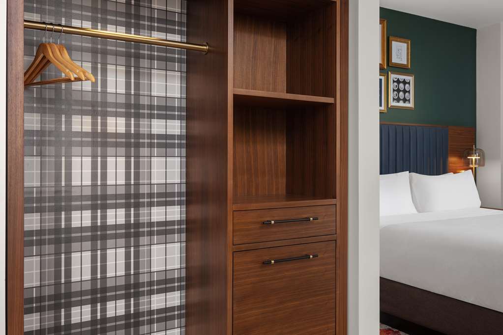 Guest room
