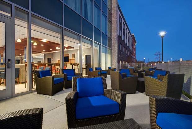 Images Holiday Inn Express & Suites Milwaukee - Brookfield by IHG