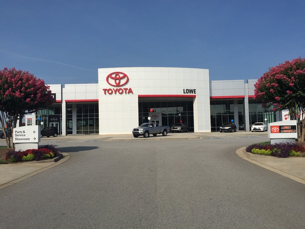 Images Lowe Toyota of Warner Robins