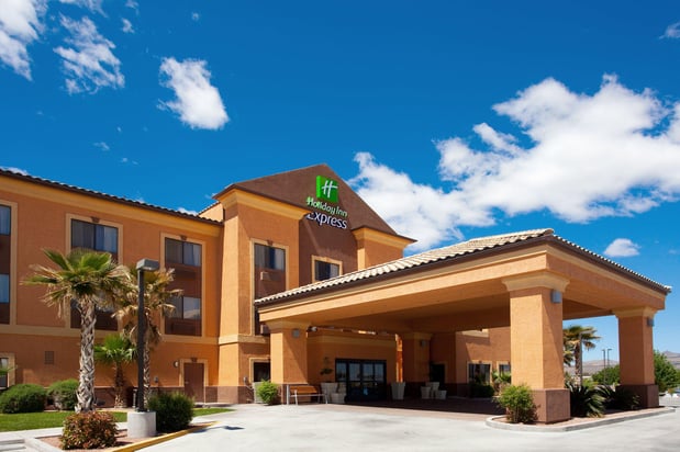 Images Holiday Inn Express & Suites Kingman by IHG