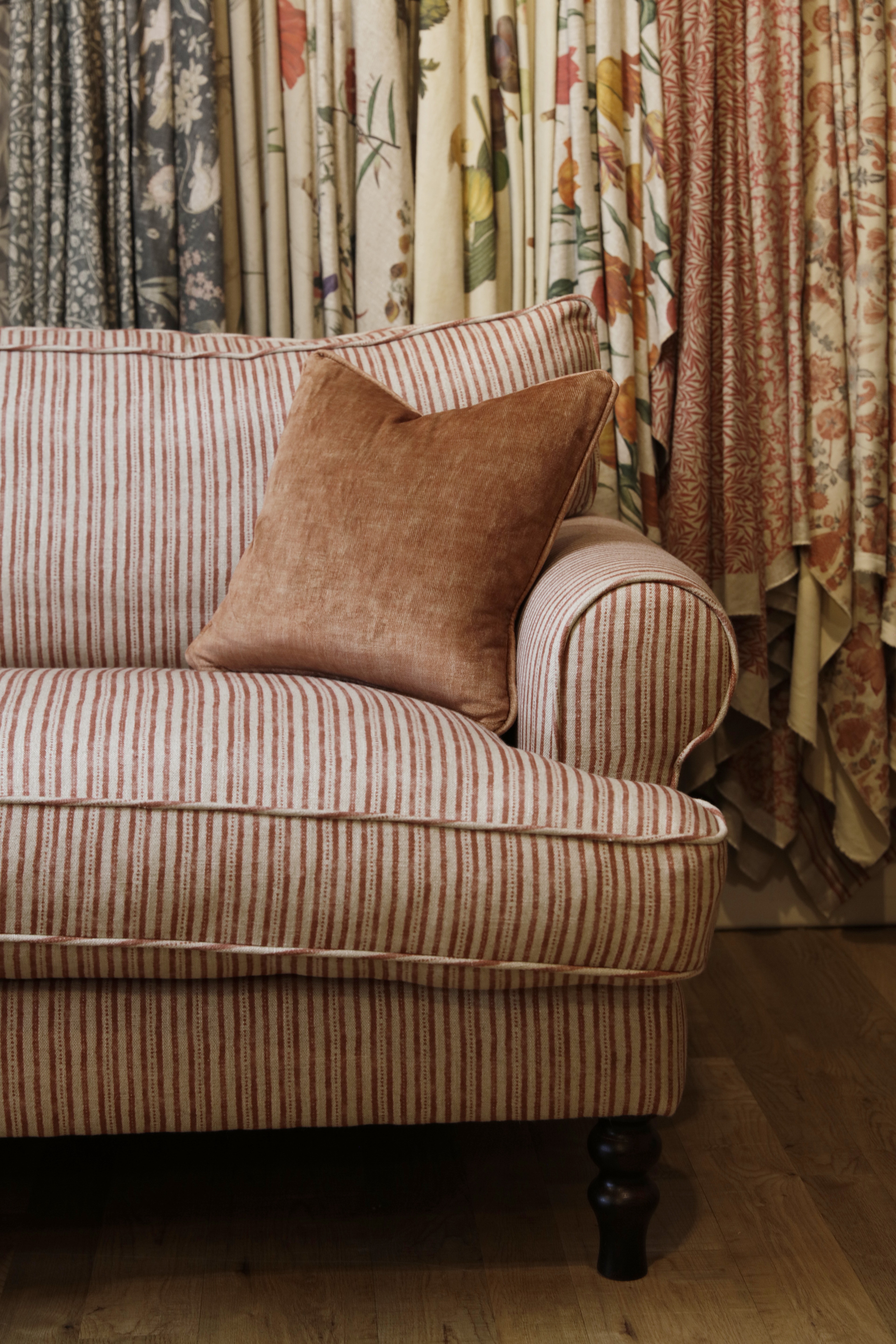 Images Sofas & Stuff - Basingstoke