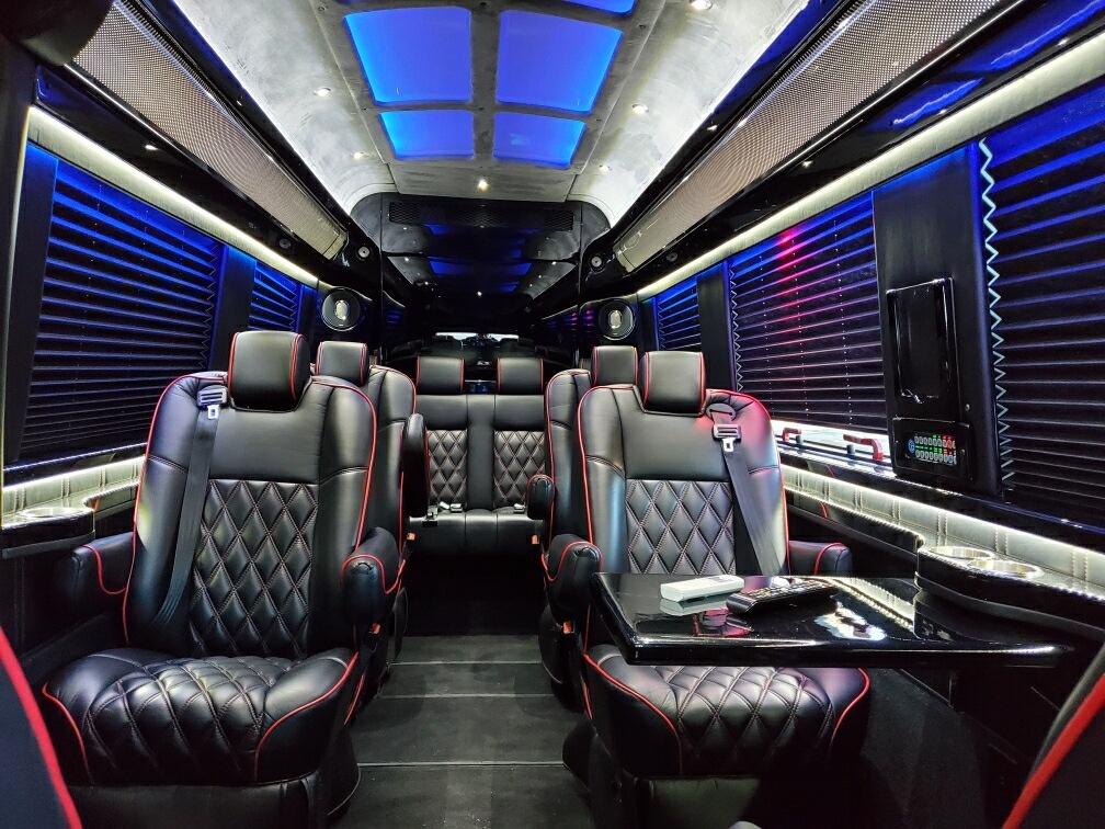 Pickup And Drop Transportation & Limousines Photo