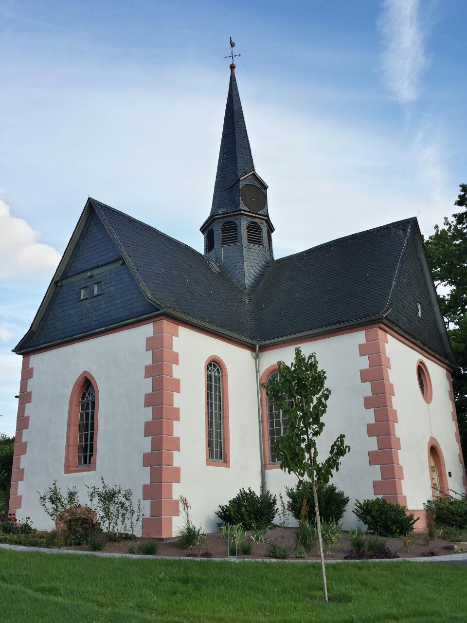Bild 1 Evangelische St. Michaeliskirche Klein-Karben -  Evangelische Gesamtkirchengemeinde Karben in Karben