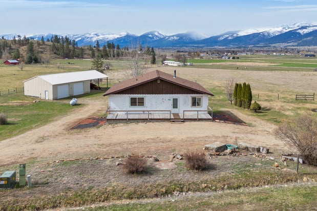 Images Chelsea Dallmann, REALTOR