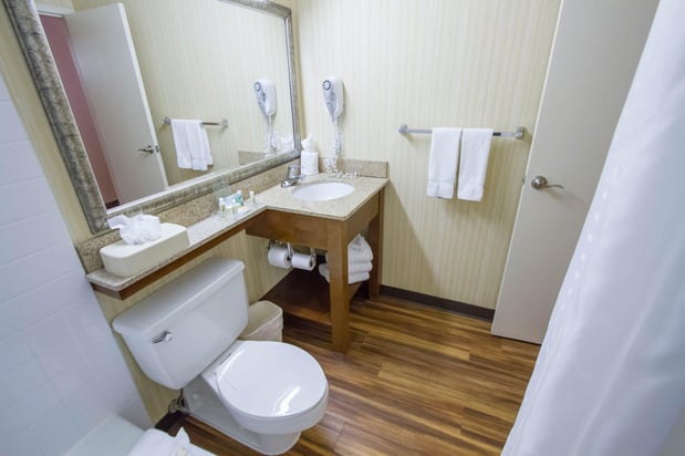 Images Holiday Inn Blmgtn Arpt South - Mall Area by IHG